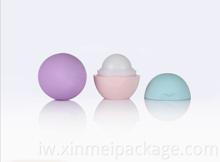 Lip balm ball with heart